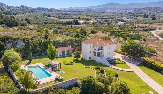 Villa Amarandes by Villa Plus