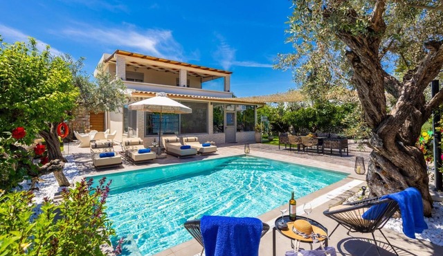 Villa Ammos - Three Bedroom Villa, Sleeps 6