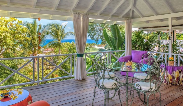 Villa and cottage with sea view and luxury garden