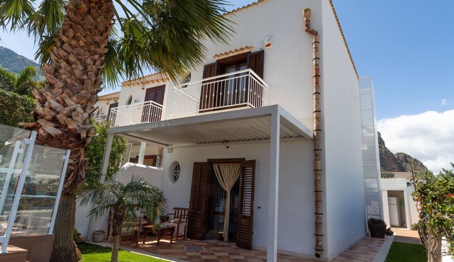 Villa Anemos Sole - San Vito Lo Capo with exclusive pool and jacuzzi