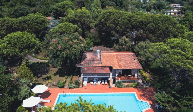 Villa Angela with pool and sea view