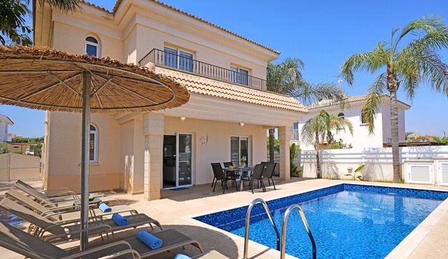 Villa Angelina - 300m from Kapparis Beach