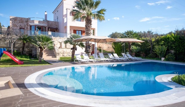 Villa Angels - Five Bedroom Villa, Sleeps 10