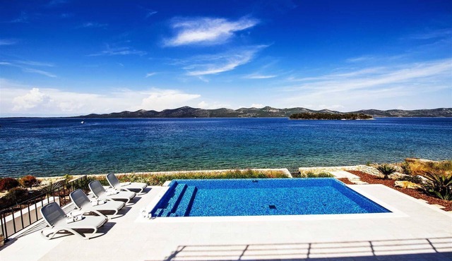 Villa Anita II - Dalmatian island Gem