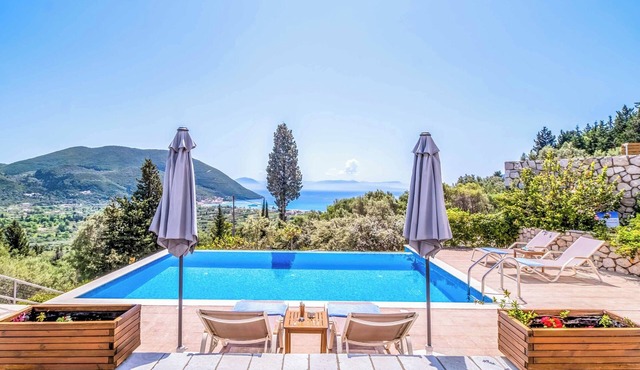 Villa Anna Lefkas - Two Bedroom Villa, Sleeps 4