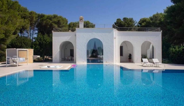 Villa Antares - Three Bedroom Villa, Sleeps 10