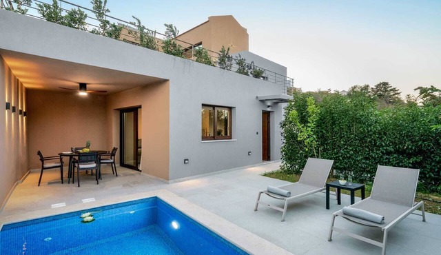 Villa Anthos | Luxury 1-Bedroom Villa with Heated* Pool!