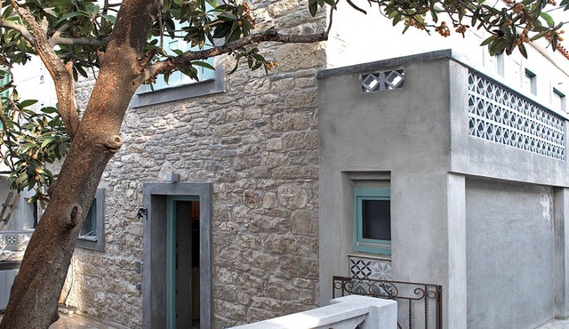 Villa Antonio Samos from the 19th century