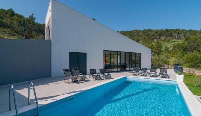 Villa Antonio - Four bedroom Villa with swimming pool