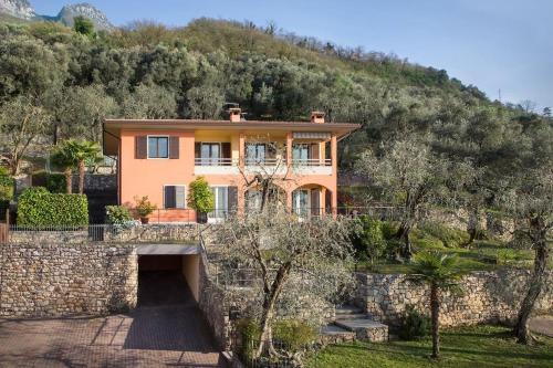 Villa Antopolis