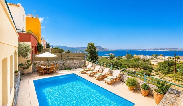 Villa Aphrodite - Four Bedroom Villa, Sleeps 7