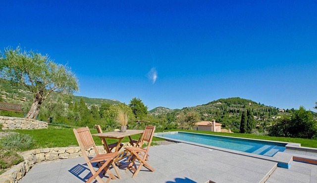 Villa Arcadia with Splendid Views- Tuscany style, on Hills down to the Sea