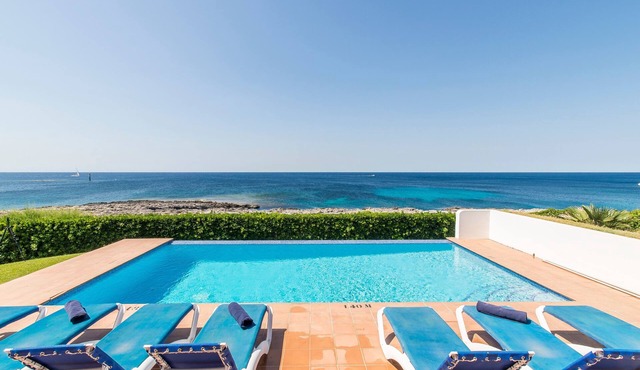 Villa 'Arcola' with Sea View, Wi-Fi and Air Conditioning