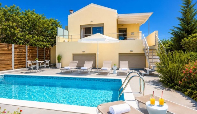Villa Arda - Three Bedroom Villa, Sleeps 7