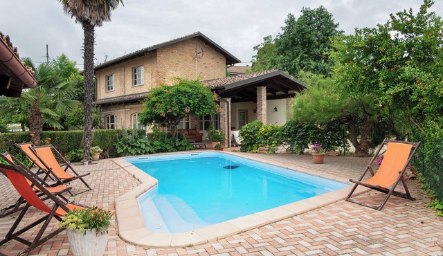 Villa 'Arneis' with Shared Pool, Private Terrace and Wi-Fi