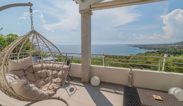 Villa Artemis, sea front