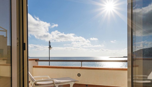 Villa Asteria directly on the beach