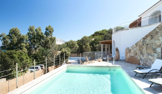 Villa Astrea Blu, panoramic terrace, private pool and two steps from the beach