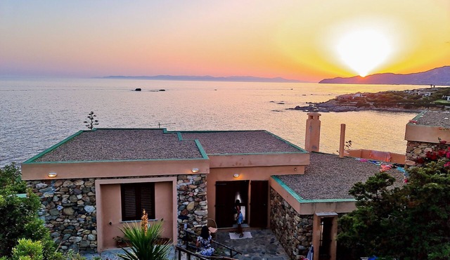 Villa at seafront, Cala Caterina, sealife - beach - sun