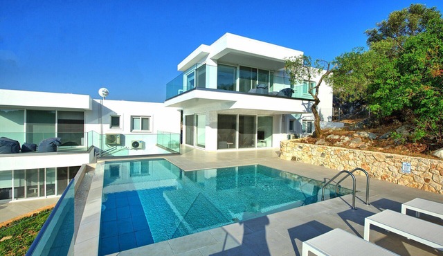 Villa Athena - Villa near the Sea with pool on Corfu Island, Greece