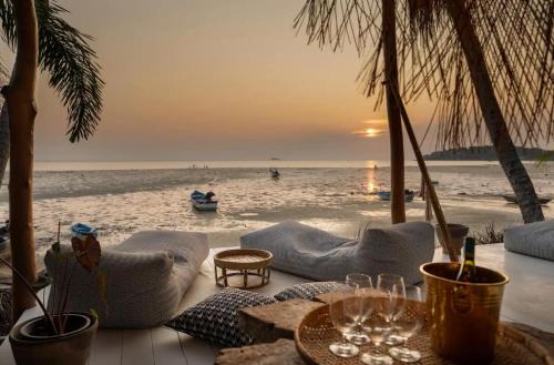 Villa Atmosphere - Beachfront Villa by SP Villa