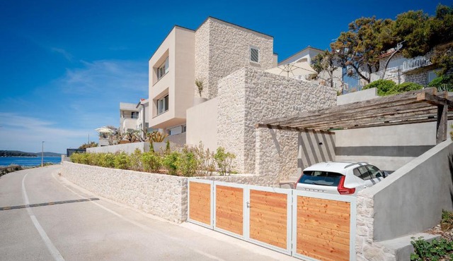 Villa Atropos