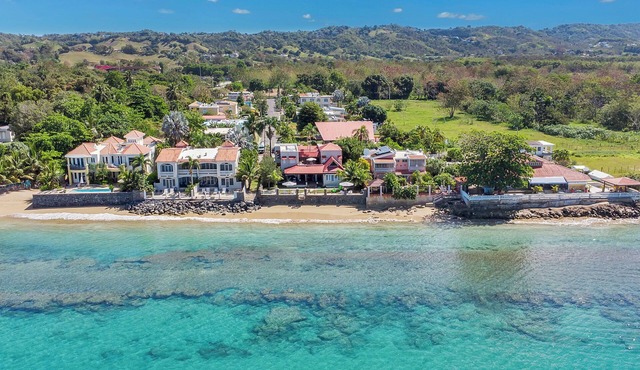 Villa Avalon - Ocean front property located in Rincon