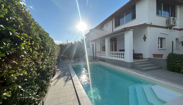 Villa Avec Piscine a 900m de la mer