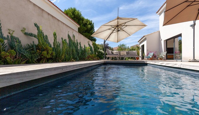 Villa 'Avec Piscine À Marseille' with Private Pool, Wi-Fi and Air Conditioning