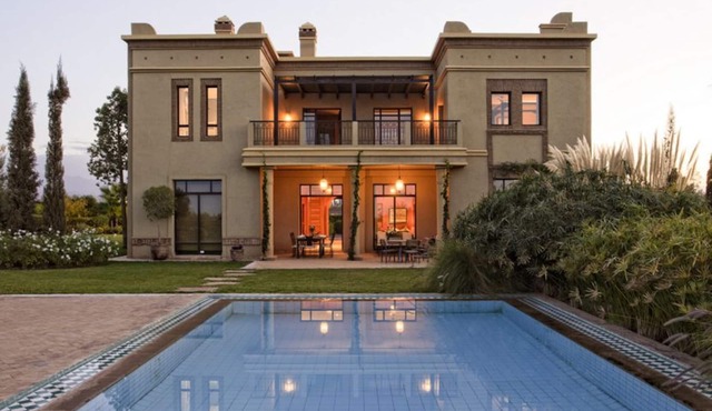 Villa avec piscine privée et Golf