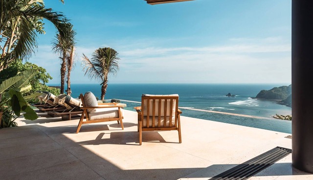 Villa Awasi - 3 Bedroom - 1 TV room with sofa bed at Tampah Hills