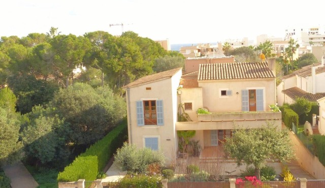 Villa Azalea: large house perfect for families or groups up to 6 people.