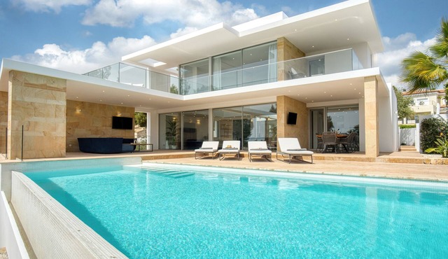 Villa 'Azul' with Mountain View, Wi-Fi and Air Conditioning