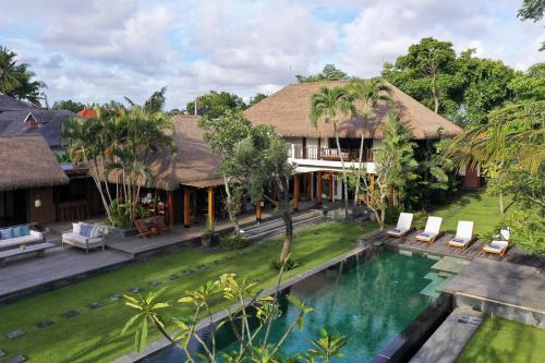 Villa Bangkuang by Nakula