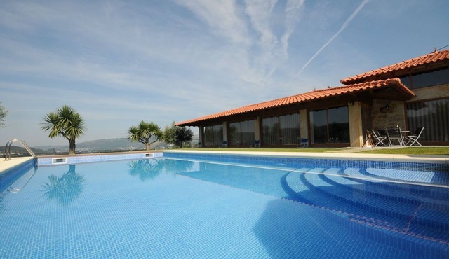 Villa Barcelos - Three Bedroom Villa, Sleeps 6