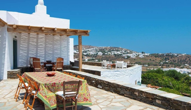 Villa Barou: Authentic traditional house; spectacular views in Sifnos, Cyclades