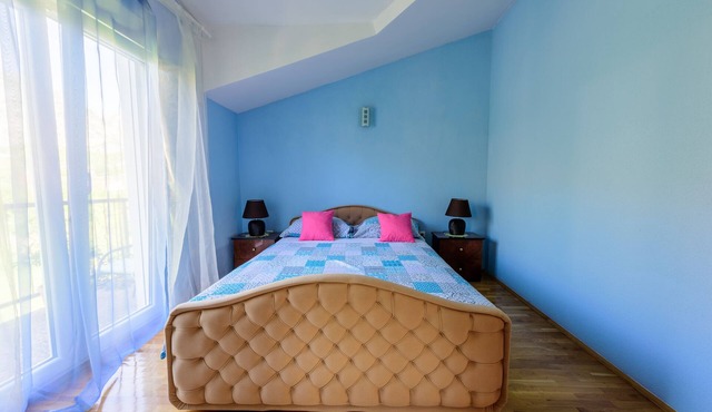 Villa Basic Blagaj with Amazing View on the River, super close to Mostar