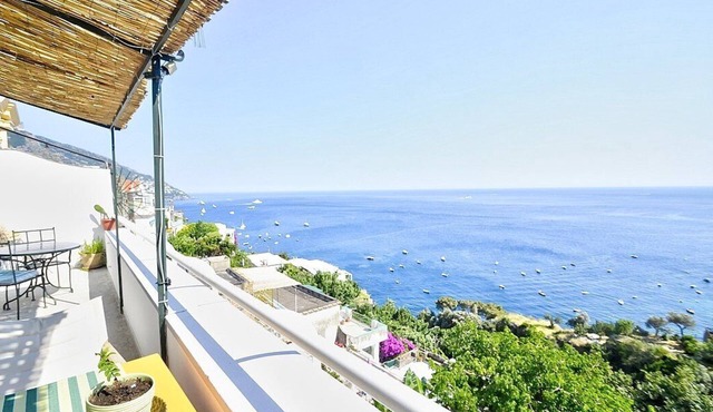 Villa Batticuore: An elegant and welcoming independent house located in the center of Positano, with Free WI-FI.