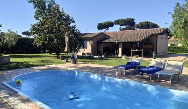 Villa Bella with pool in exclusive use