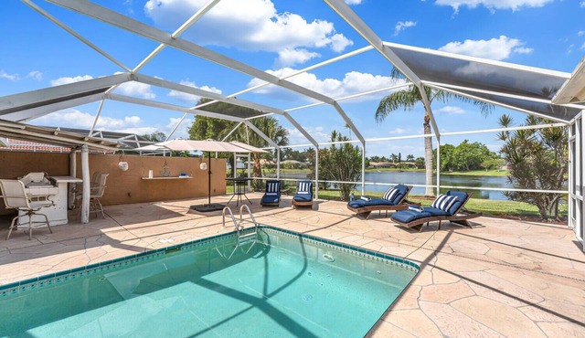 Villa Bellevue - Beautiful lakefront rental with pool with 3 bedroom & 2 bath