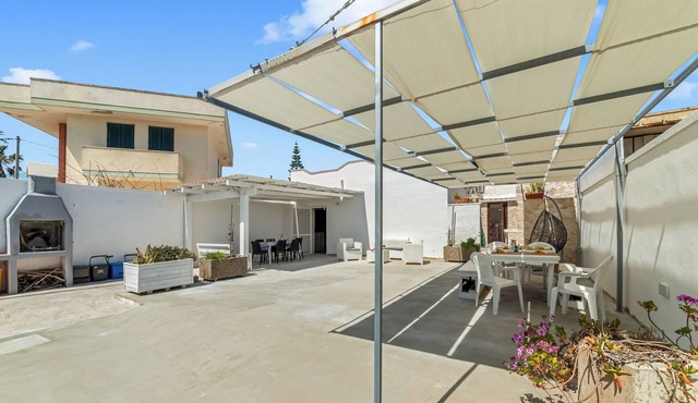 Villa Benedetta 50m from Beach, Lecce, Italy