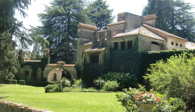 VILLA BETWEEN VENICE AND THE DOLOMITES IN THE TERRITORY OF PROSECCO D.O.C.G.