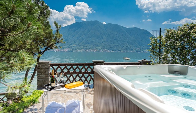 Villa Bianca - Front Lake Pool