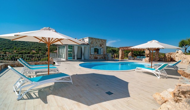 Villa Bianca mit Pool Privatgrundstück 1800m2