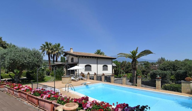 VILLA BIDDIZZA 10, Emma Villas