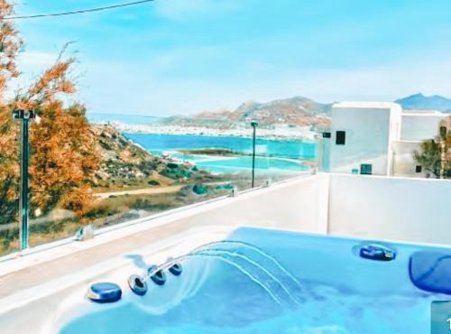 Villa Blue Zircon