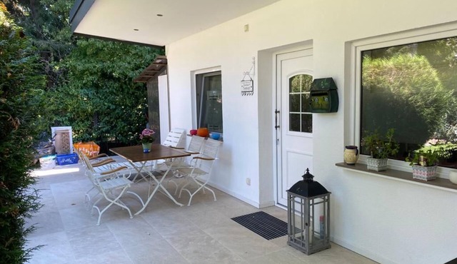 Villa Boardinghouse Meerbusch-Bungalow with large terrace near Düsseldorf/Messe
