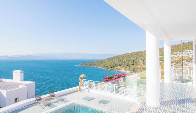 Villa BOSS1: Beachfront 5BR Villa with Seaview, Private Beach, 24/7 Security