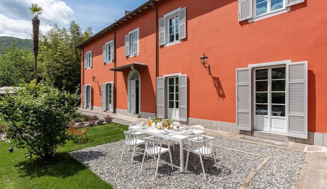 Villa 'Brecht' with Private Terrace, Wi-Fi and Air Conditioning