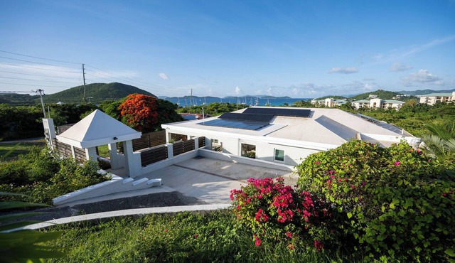 Villa Cabrita - Walk to the Ritz beach! East End